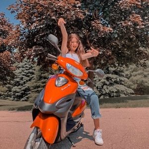 Meet your Posher, Lizzy